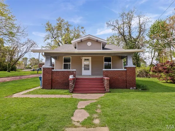 1129 E 7th St, Alton, IL 62002
