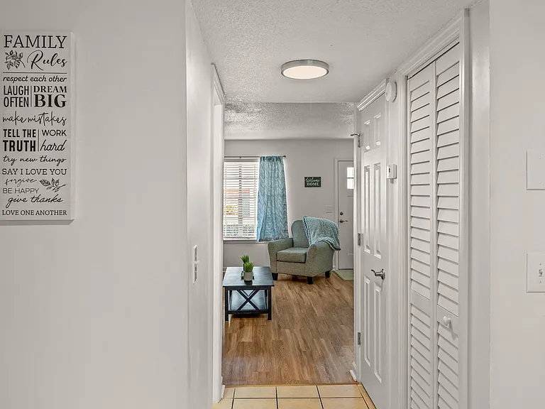 Summerville Apartments — Photo 15