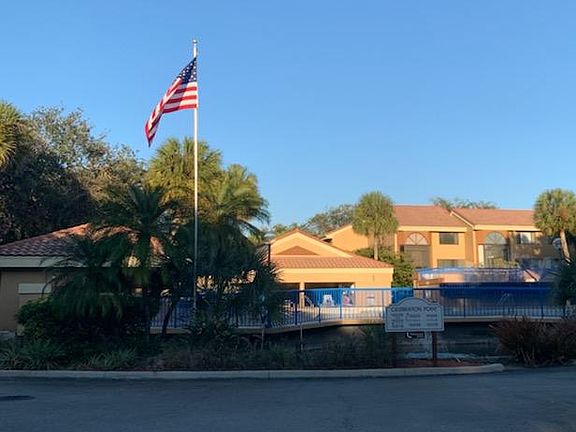 4th image of 15549 Miami Lakeway N APT 304