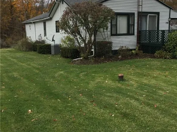 3598 Woodbine Ave, Hubbard, OH 44425