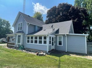 335 W Main St, Capron, IL 61012