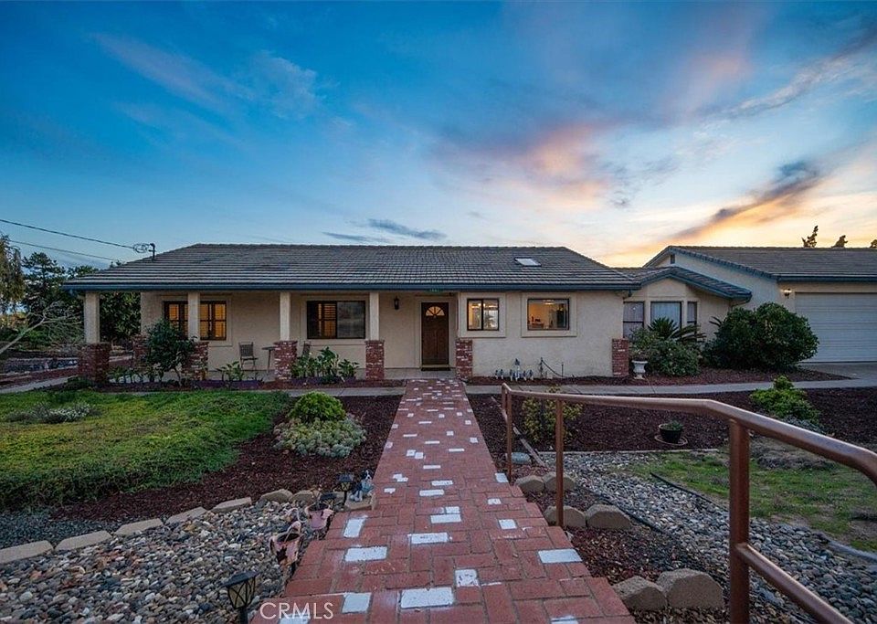 1st image of 1561 Cielo Ln