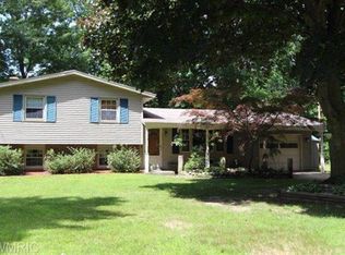 1161 Wintergreen Dr, Holland, MI 49424