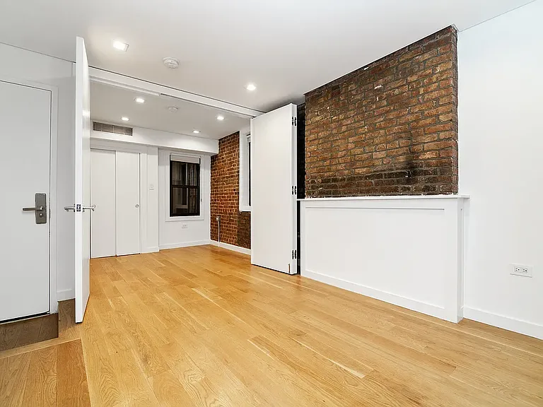 100 Forsyth St #10 — Photo 1