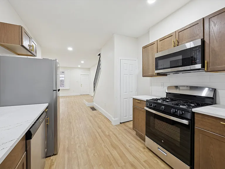 42 N Lindenwood St — Photo 17
