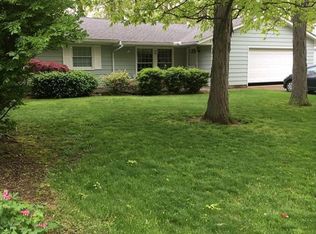 1390 Beechview Dr, Vermilion, OH 44089