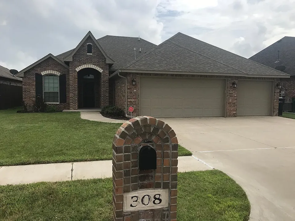 308 SW 146th St