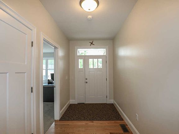 3rd image of 5 Blackstone Dr #2