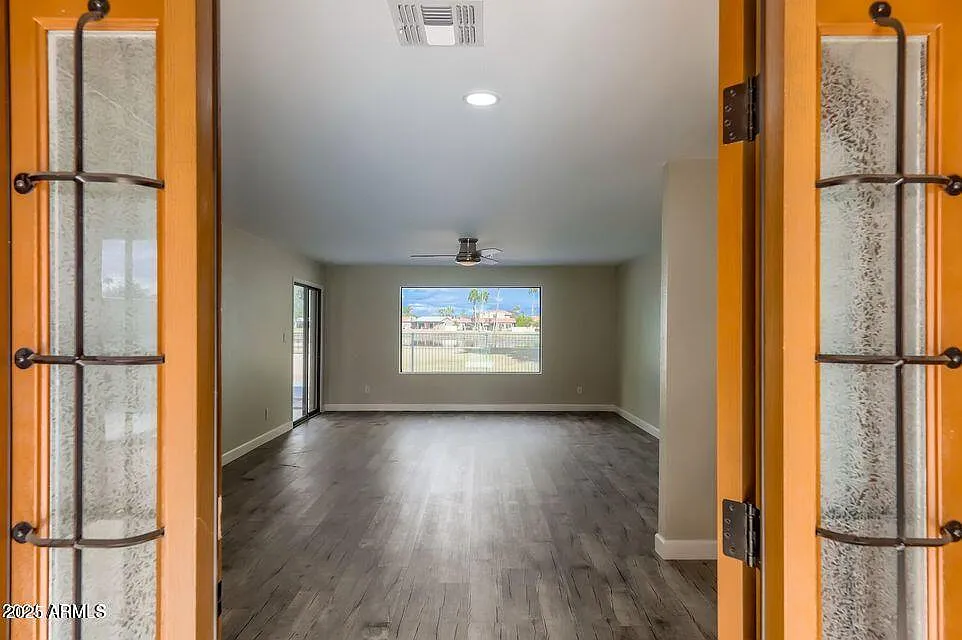 3 bed, 2.0 bath, 1649 sqft, $2,500 — Photo 3