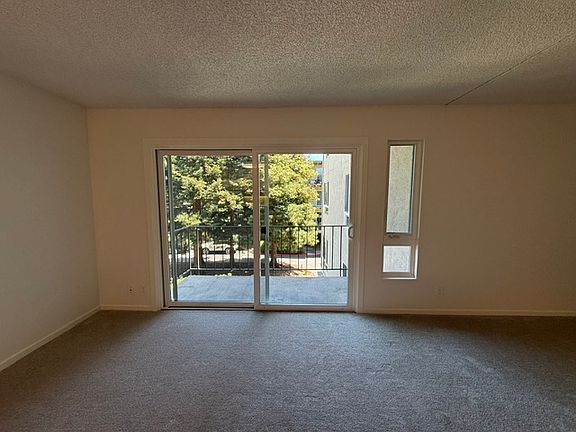 4th image of 934 Peninsula Ave APT 308