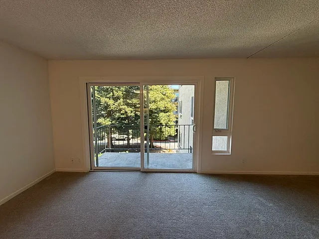 934 Peninsula Ave #308 — Photo 4