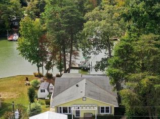 1082 S Glebe Rd, Montross, VA 22520