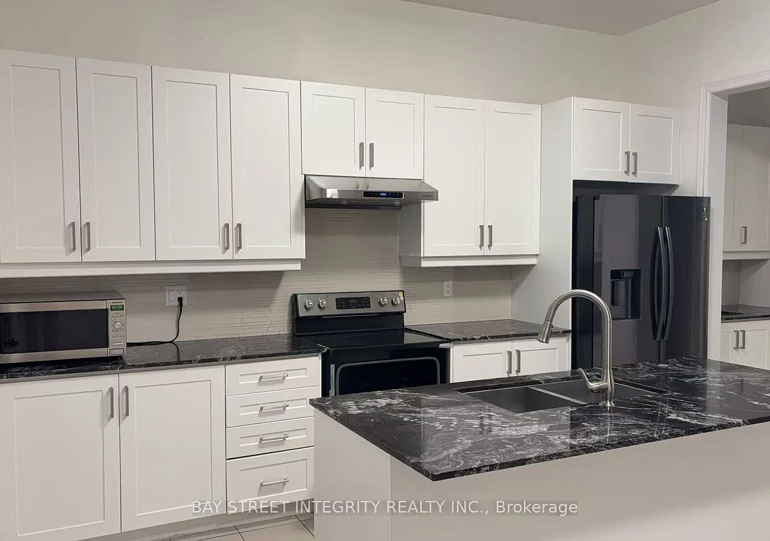 5 bed, $5,400 — Photo 4