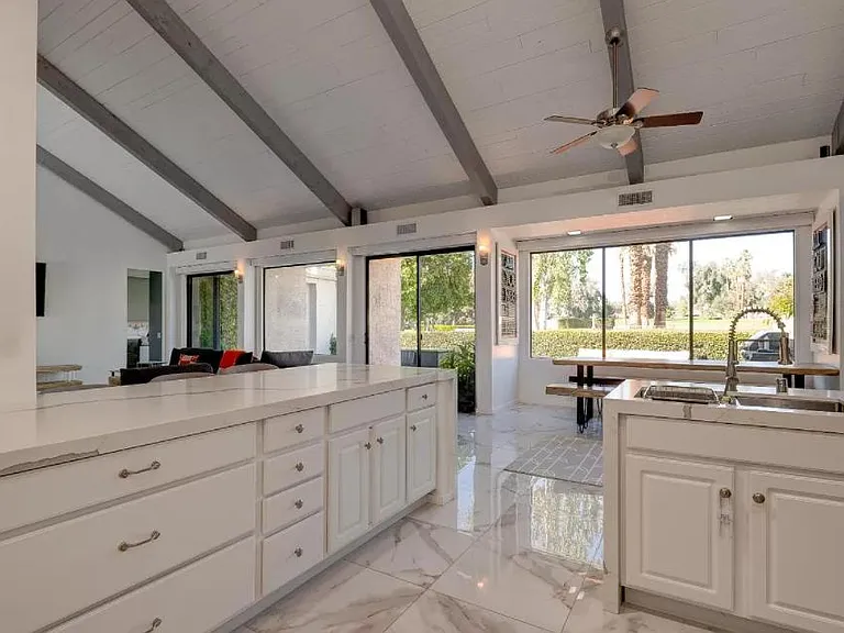 135 Desert West Dr — Photo 20
