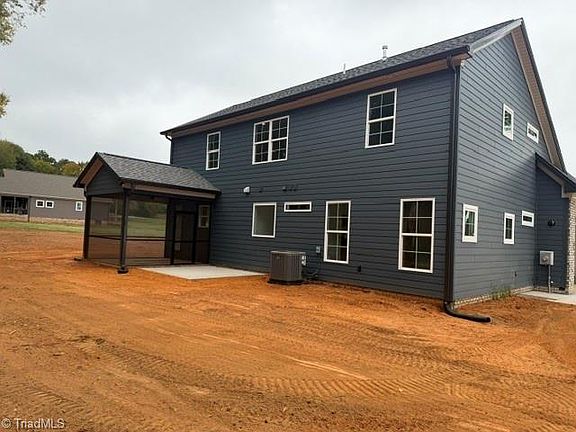 5th image of 114 Rainbow Rd