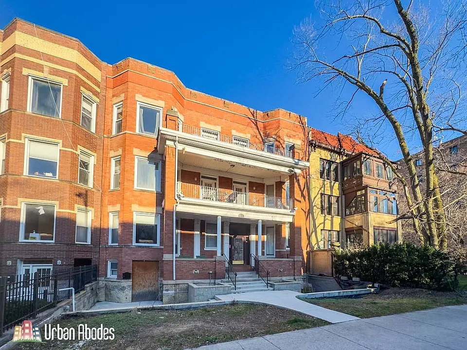 6711 N Sheridan Rd #1S