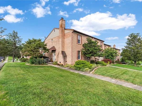 1399 Presidential Dr, Whitehall, PA 18052