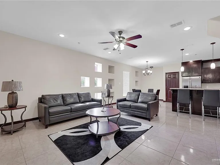 1200 Daffodil Ave #A — Photo 4