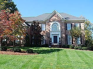 9116 Whispering Wind Dr, Charlotte, NC 28277