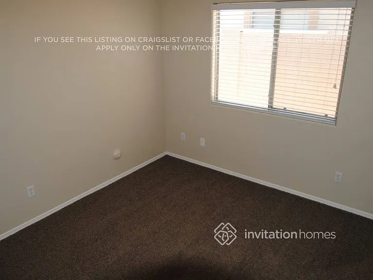 10209 W Parkway Dr — Photo 8