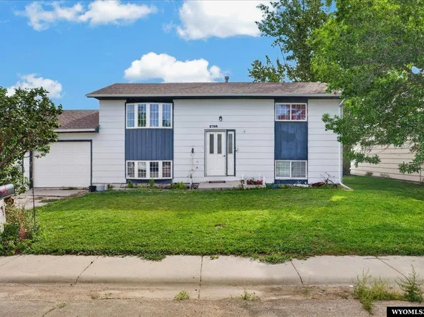 2755 Cherokee Ln, Casper, WY 82604