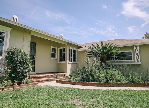 3rd image of 4026 N Woodgrove Ave