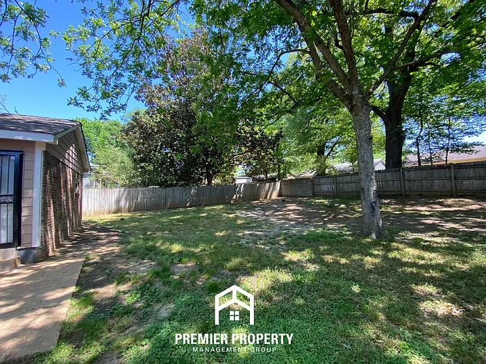 4040 Sandburg St — Photo 20