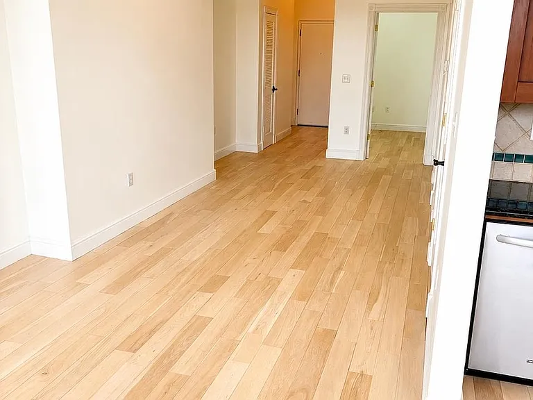 300 Communipaw Ave #302 — Photo 6