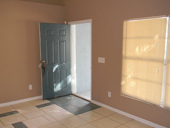 5th image of 5208 Regal Oak Cir