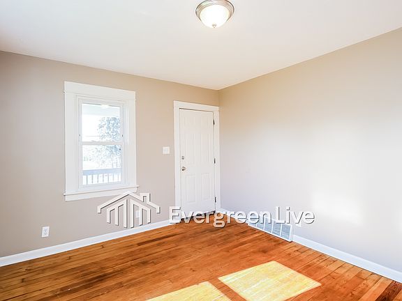 3rd image of 2430 Springdale Rd