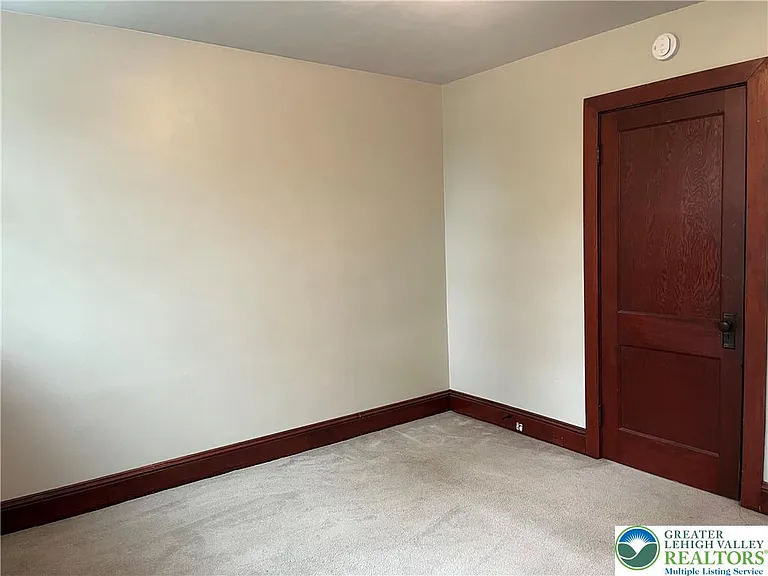 543 W Emaus Ave — Photo 38