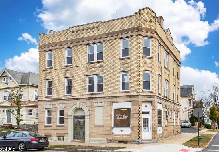 129 Maple Ave #2 — Photo 4