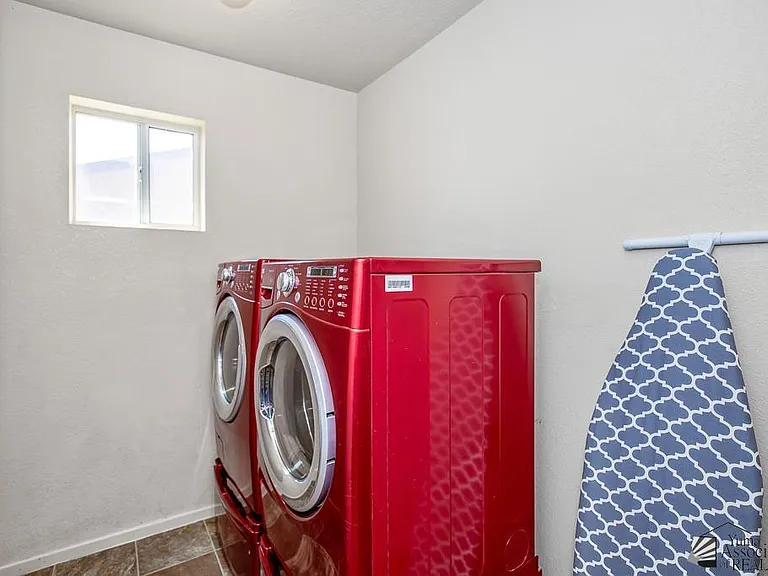 1287 S Fresno Ave — Photo 13