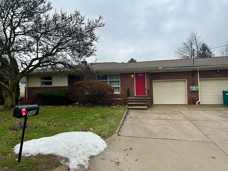 245 Winchester Rd — Photo 1