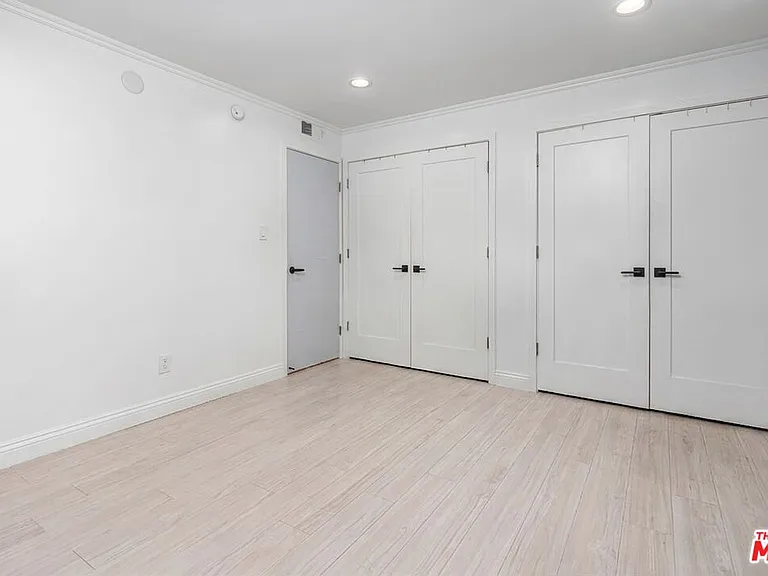 12801 Moorpark St #206 — Photo 19