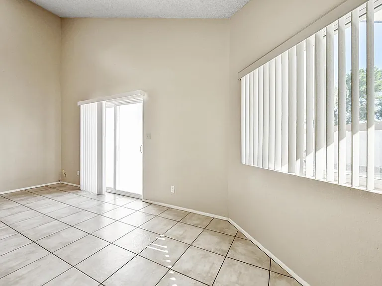 7725 E Rovey Ave — Photo 11