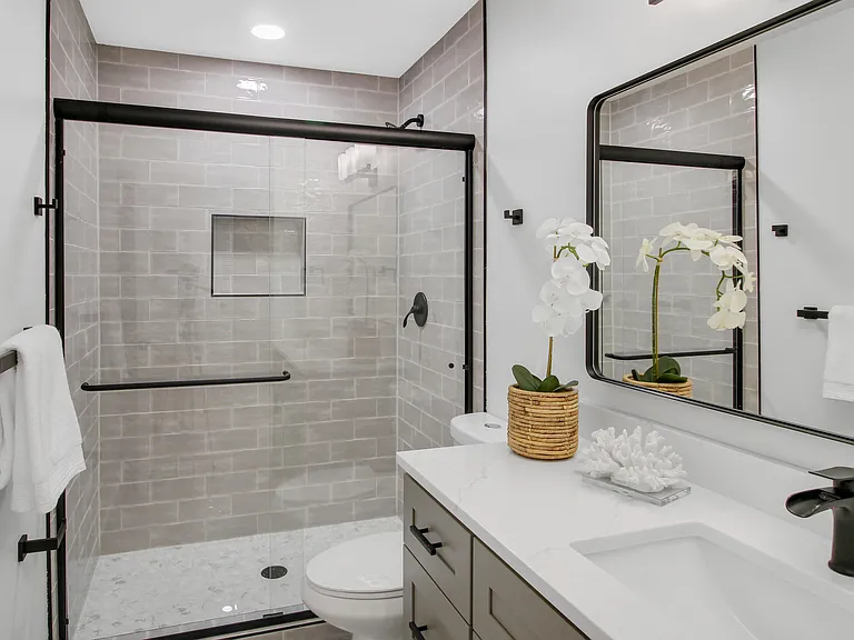 305 Mayfield St — Photo 19