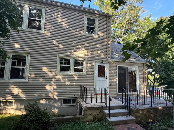 35 Jordan Ter, Dover, NJ 07801