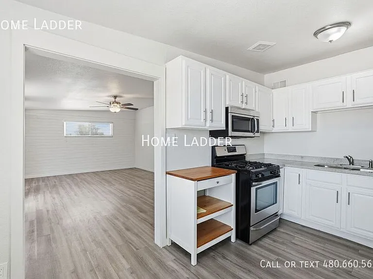 596 W Harding Ave — Photo 9