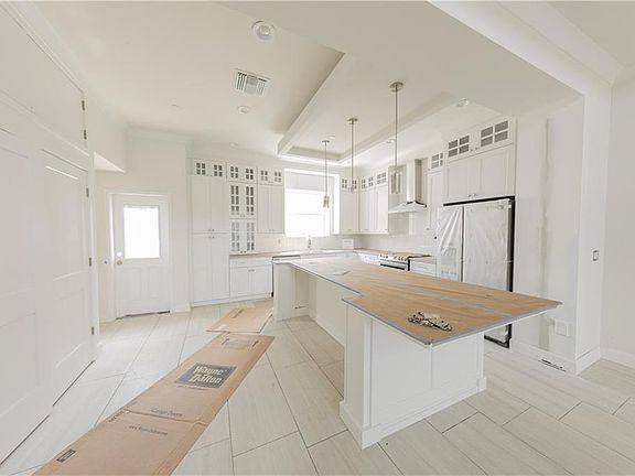 5th image of 480 W Plant St #12C