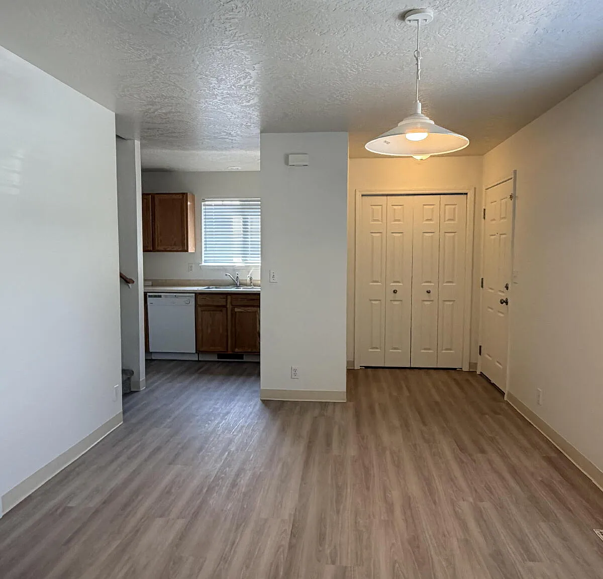 2 bed, 2.0 bath, 1059 sqft, $1,650 — Photo 2
