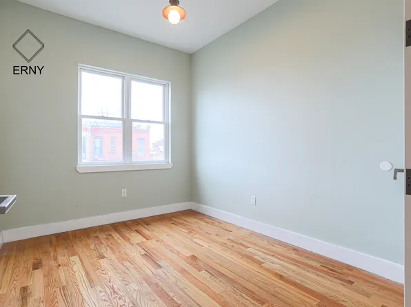 1285 Madison Street image 4 of 7