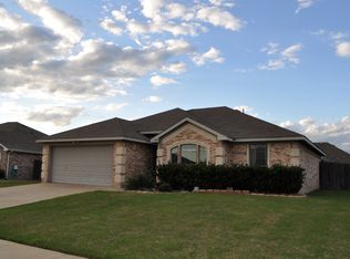 1509 Whispering Oaks Dr, Midlothian, TX 76065