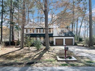 101 Edgewood Ct, Yorktown, VA 23692