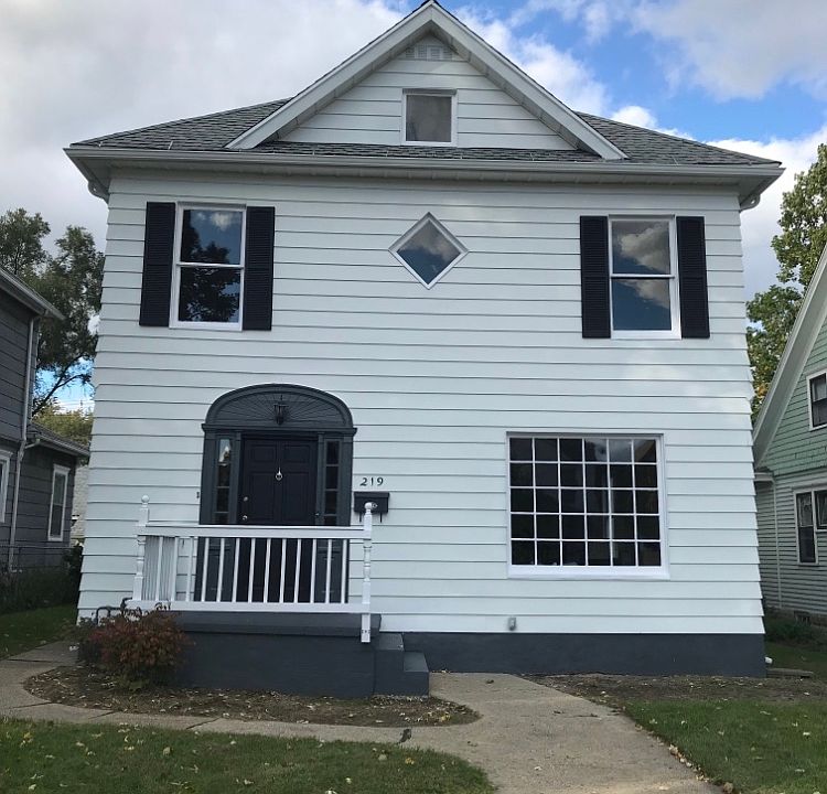 1st image of 219 E Navarre St