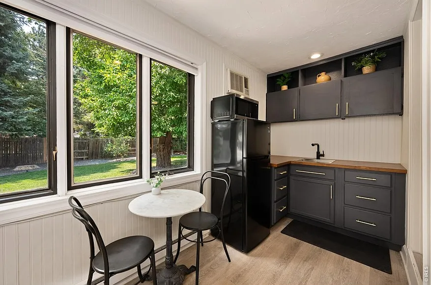Studio, 280 sqft, $1,295 — Photo 3