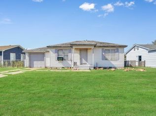 1137 E Chestnut St, Altus, OK 73521