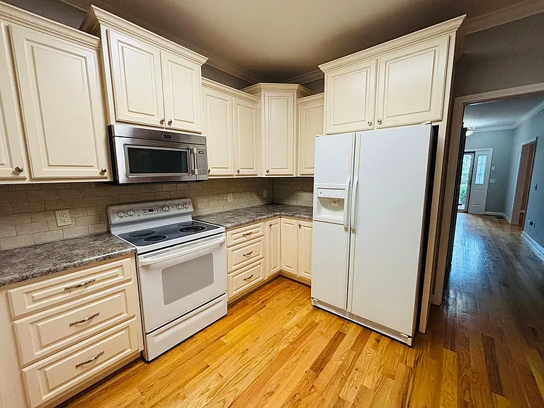 1104 Caldwell Dr — Photo 18