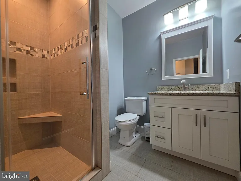 1138 S Harrison St — Photo 21