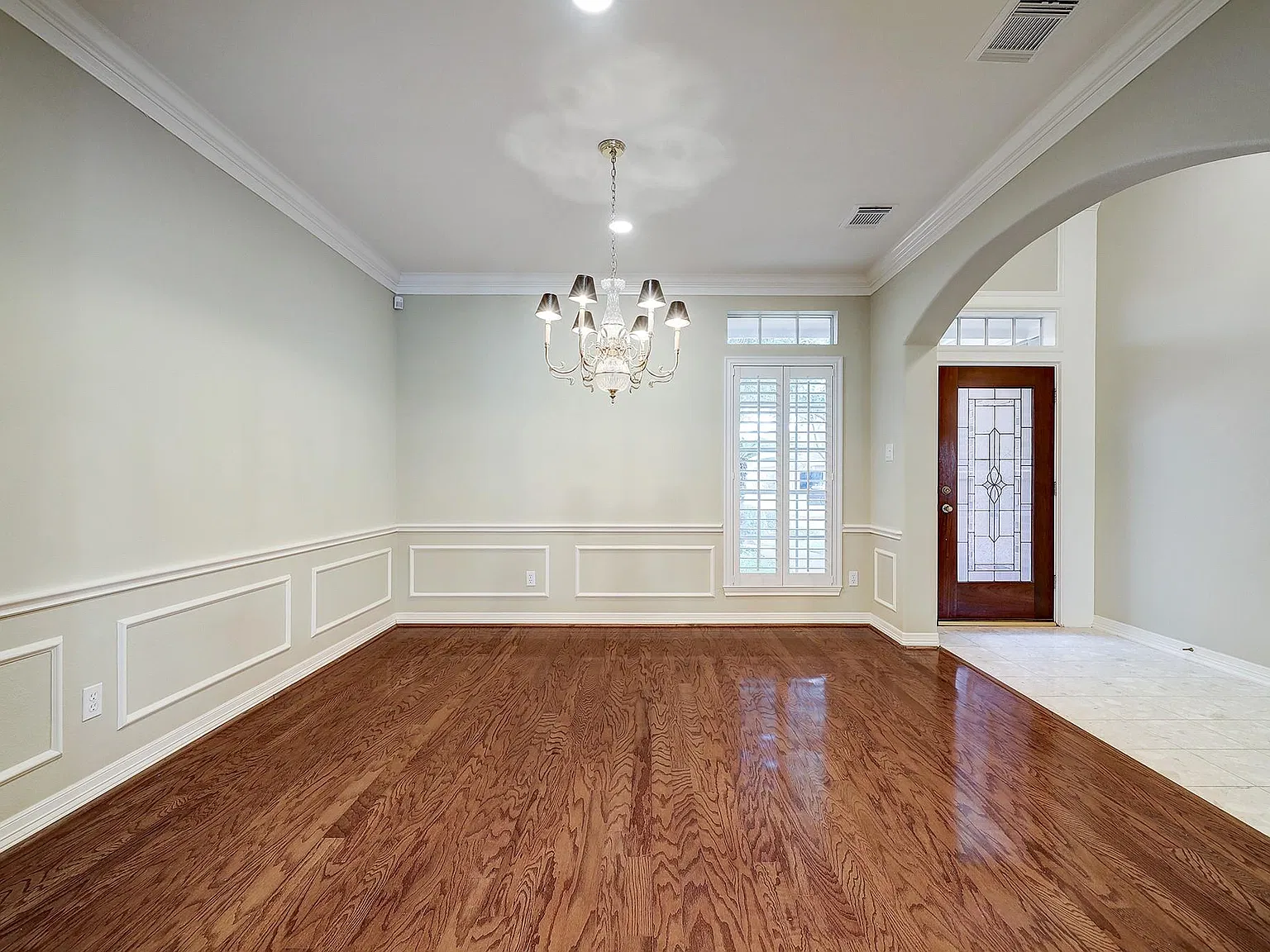 3 bed, 2.5 bath, 2485 sqft, $2,950 — Photo 2